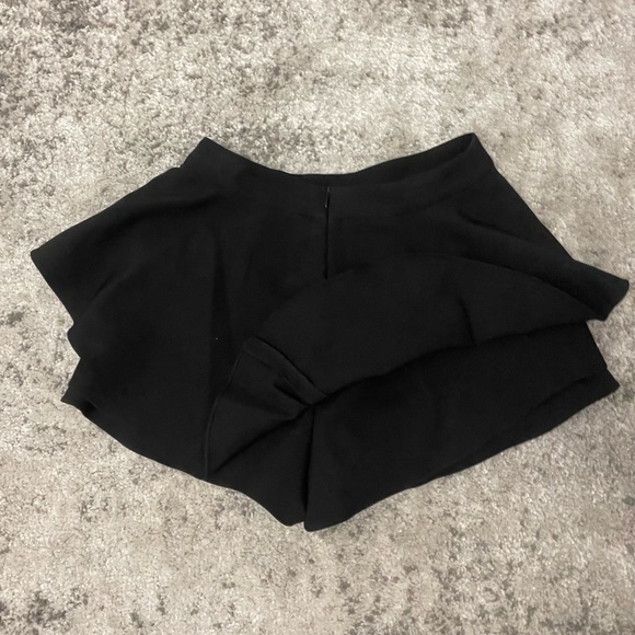 Free The Roses skort - Picture 2 of 3